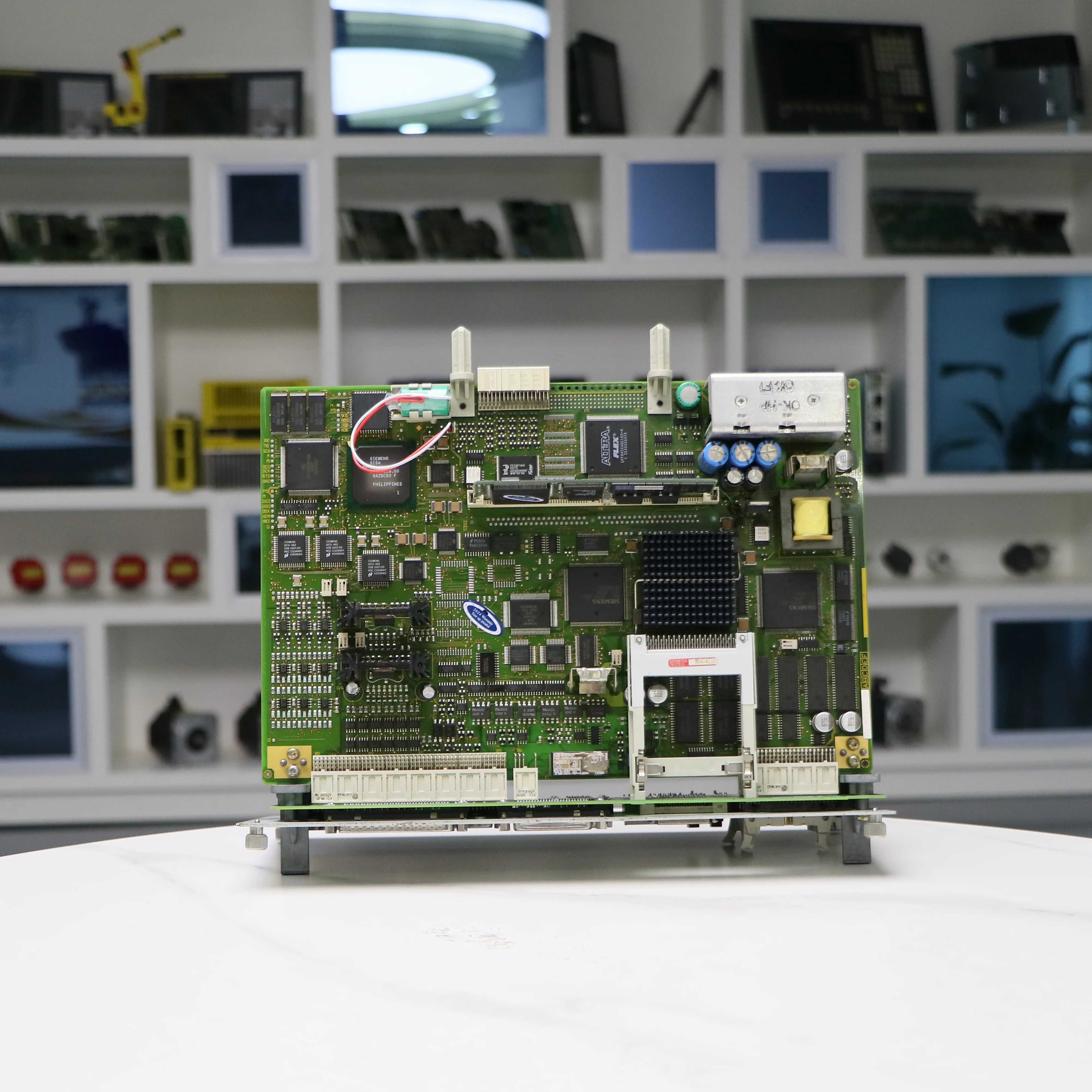 6FC5410-0AX02-1AA0 810D Processador Central CCU2/DP Plc Módulo peças de controle numérico 1 ano de garantia