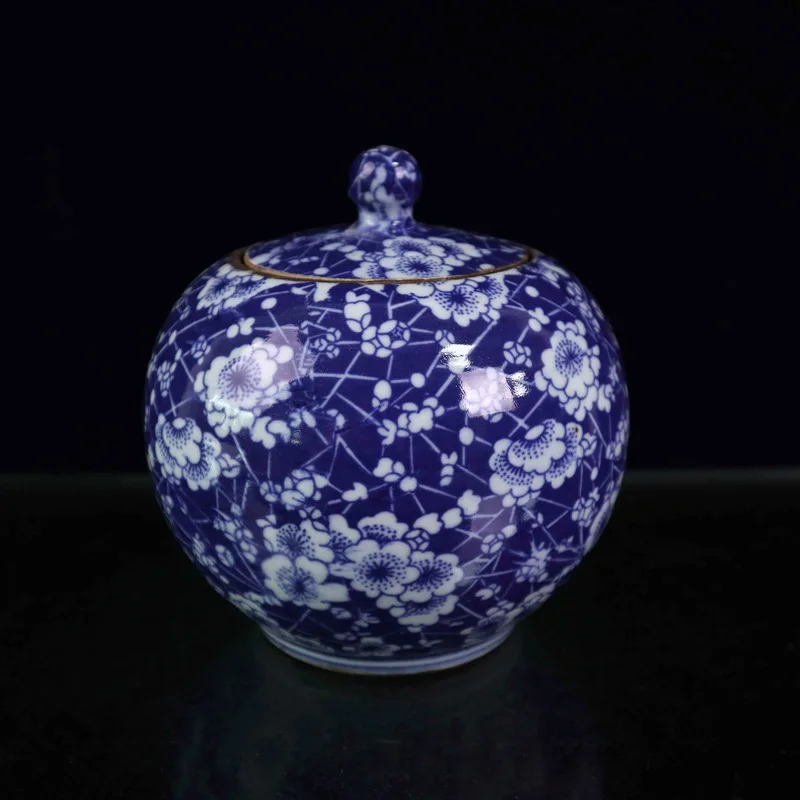 Antique porcelain blue and white plum blossom patterned lid jar decoration Qing Qianlong folk art decoration crafts