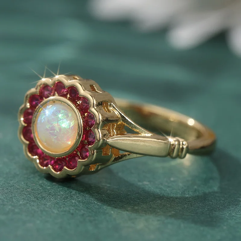 Vintage-Ring für Damen mit eingelegtem roten CZ-Kunstopal, wunderschöne goldene Farbe, geometrische Form, für den täglichen Gebrauch, Partyschmuck, Jubiläumsgeschenk – Detail 3