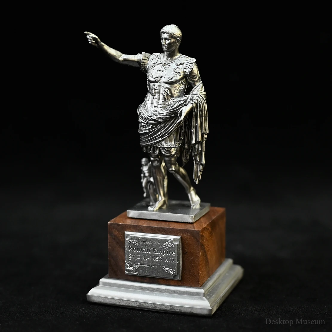 Imitação de resina antiga europeia artesanato imperador romano "Galveus Octavian" enfeites de decoração de arte de mesa de prata, 12 cm de altura
