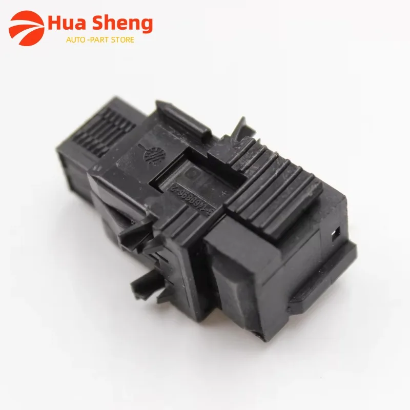 61316967601 New Brake Pedal Stop Light Switch For BMW 3 Series E46 E90 E91 E92 E93 320 325 330