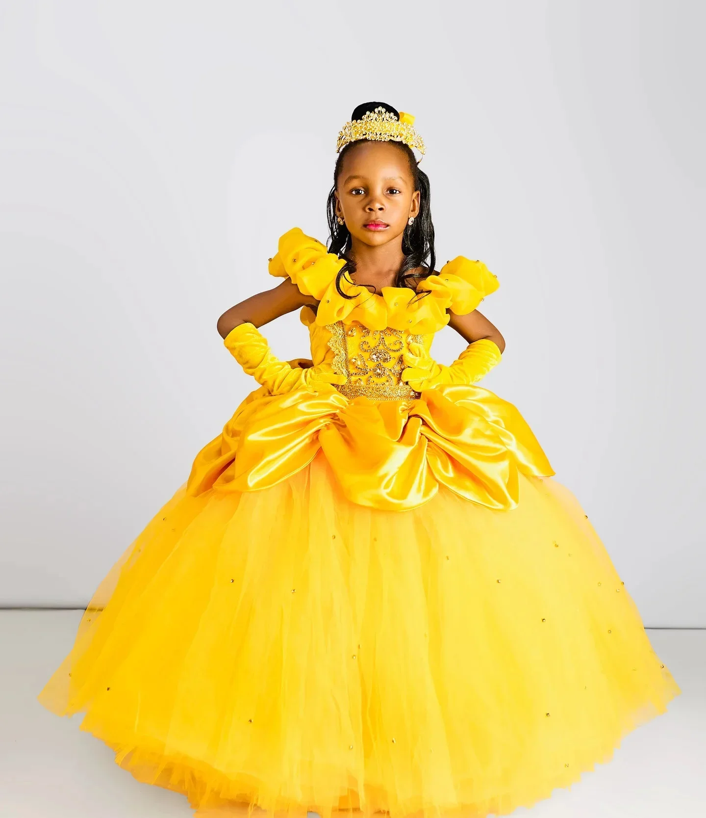 فساتين فتاة الزهور الذهبية لحفلات الزفاف كريستال سباركلي فاخر الأميرة حفلة عيد ميلاد رائع مأدبة الأداء ثوب مخصص