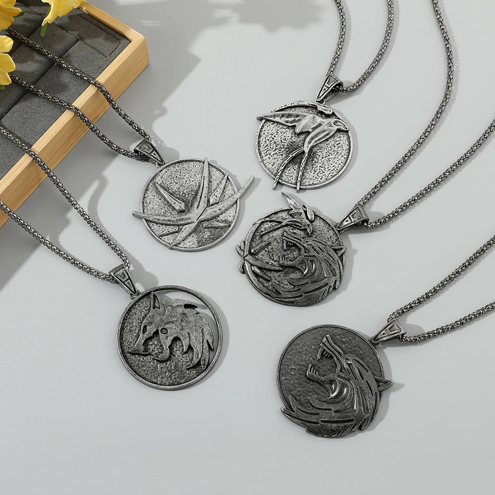 Retro Punk Wizard Necklace Monster Hunter Wild Wolf Hunting Head Logo Pendant Game Cosplay Accessory Jewelry Gift