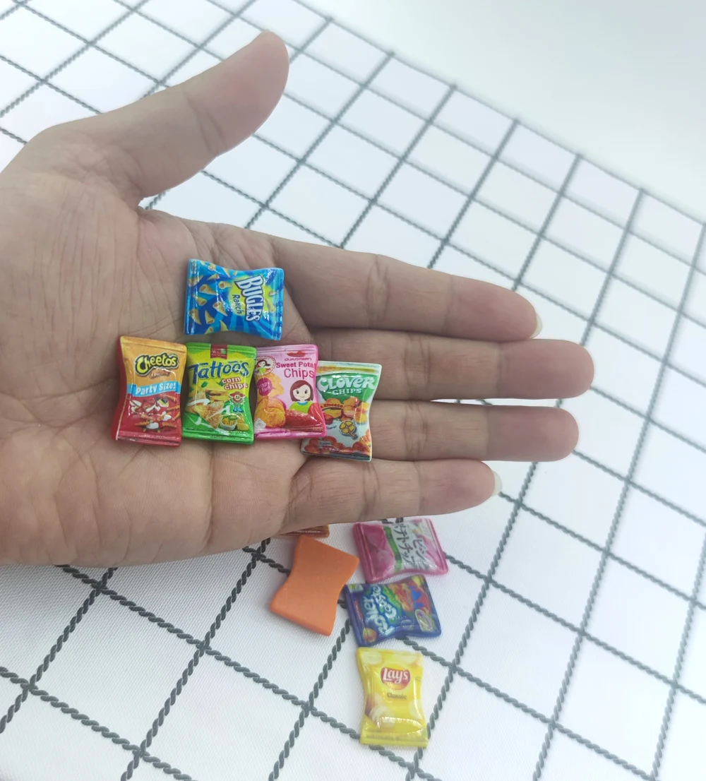 10PCS/Lot 1/6 Scale Dollhouse Miniature Resin Chips Model Mini Snack for Doll House Decor Toys Accessories
