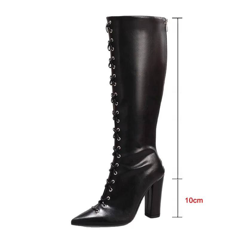 الرجعية أحمر أسود بولي Leather الجلود المطرزة حذاء برقبة للركبة النساء الخريف الشتاء الدانتيل يصل سميكة عالية الكعب أنبوب طويل أحذية امرأة حجم كبير