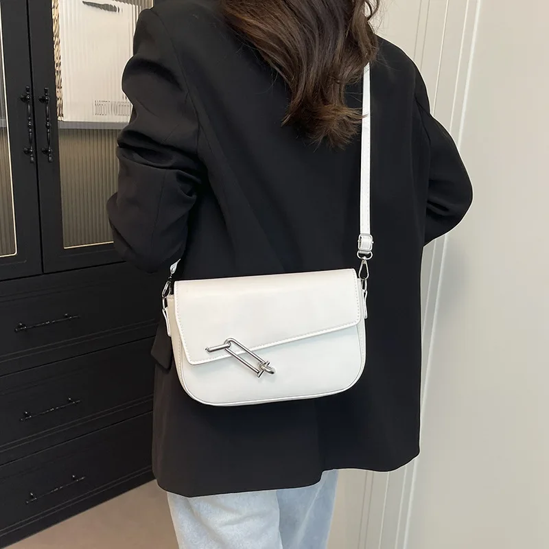 

2025 Unique Saddle Crossbody Bag for Women Minimalist Shoulder Purse Fashionable Handbag