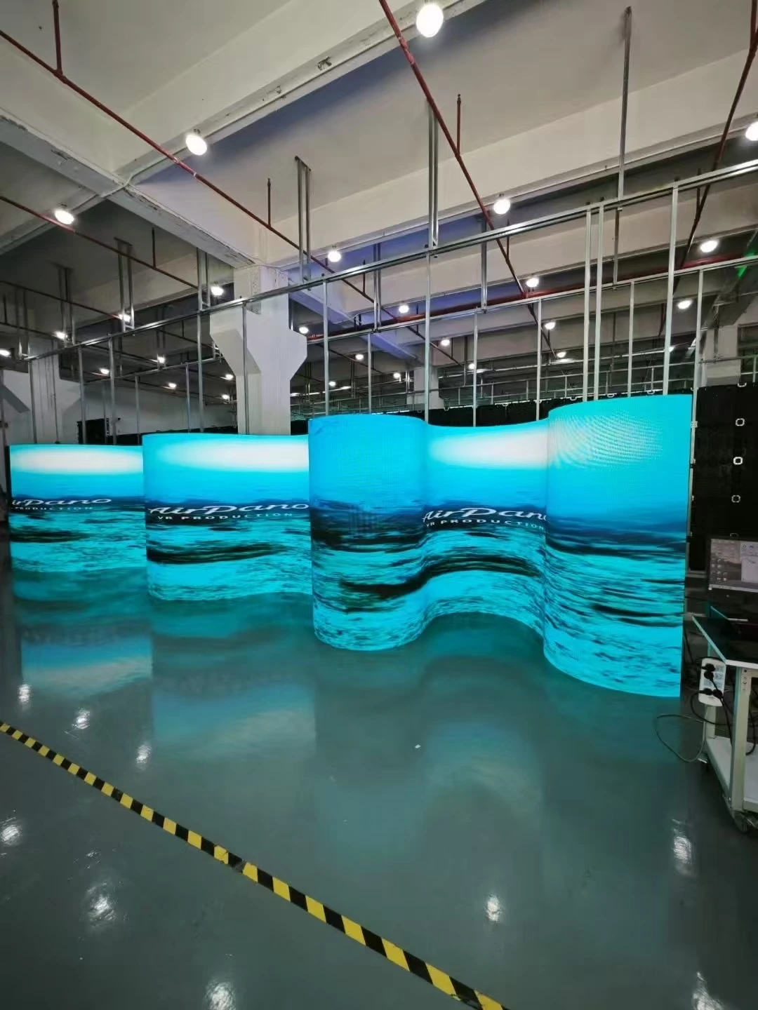 Customizable Customizable Indoor/Outdoor 3.91mm Bendable LED Display Screen IP65 1080p HDR10 5000cd Brightness Shopping Mall  Ba