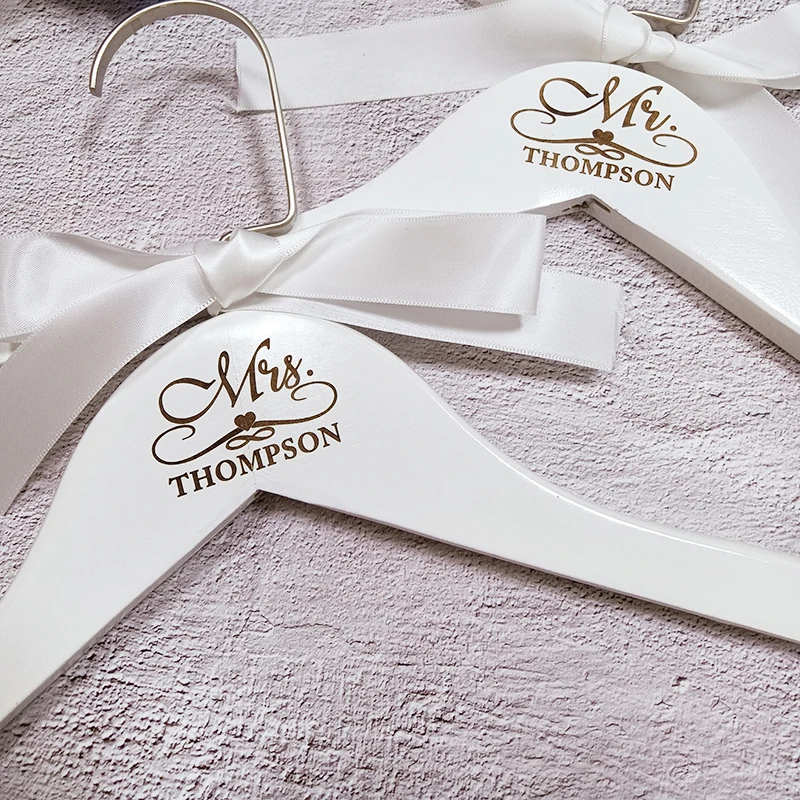 Custom Wedding Dress Hanger White Wooden Hanger Non-slip Engraved Bridal Wedding Hangers Personalized Name Bride Shower Gift