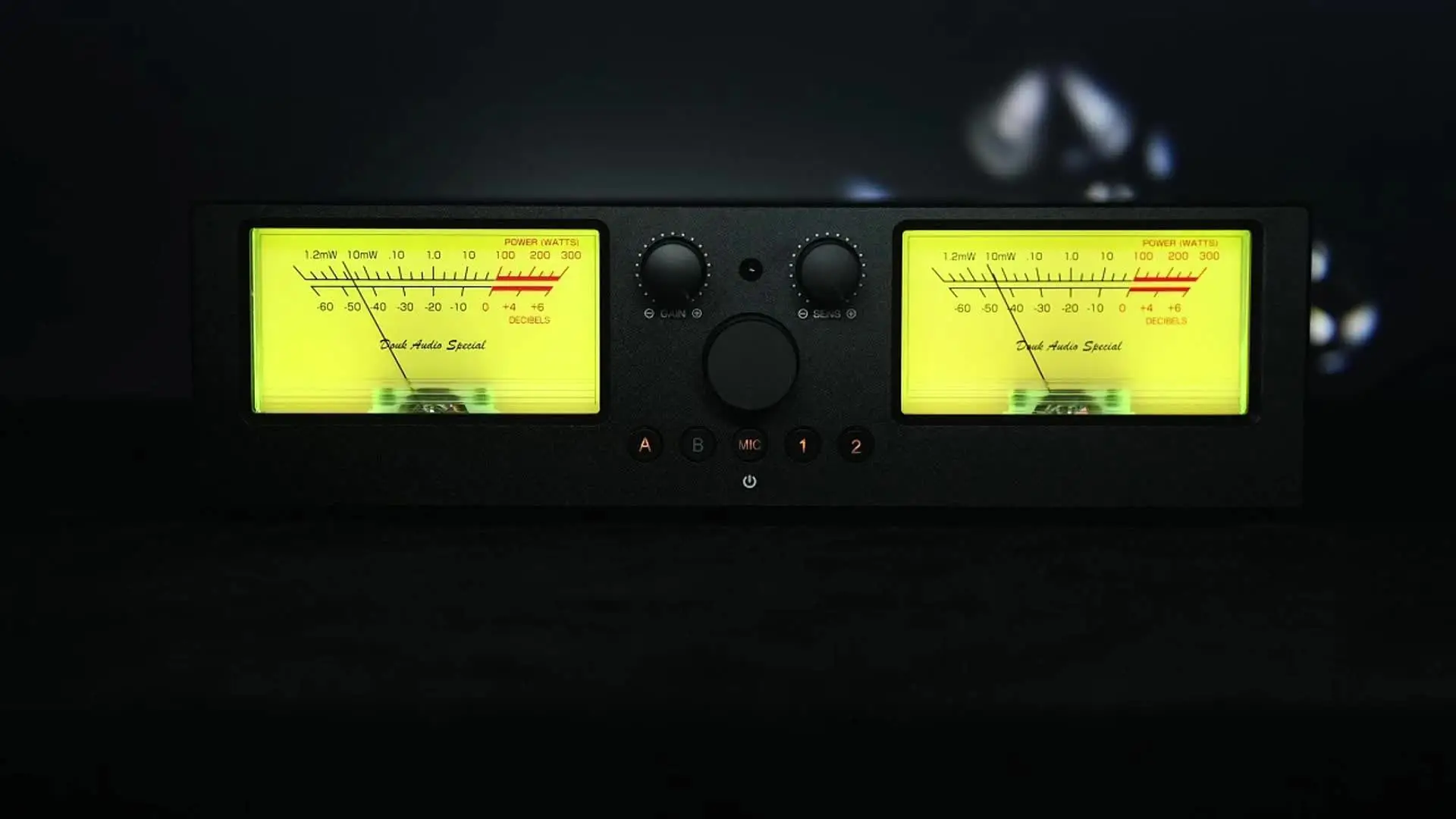 Douk Audio VU3PRO 2-IN-2-OUT Speaker Switcher with VU Meter