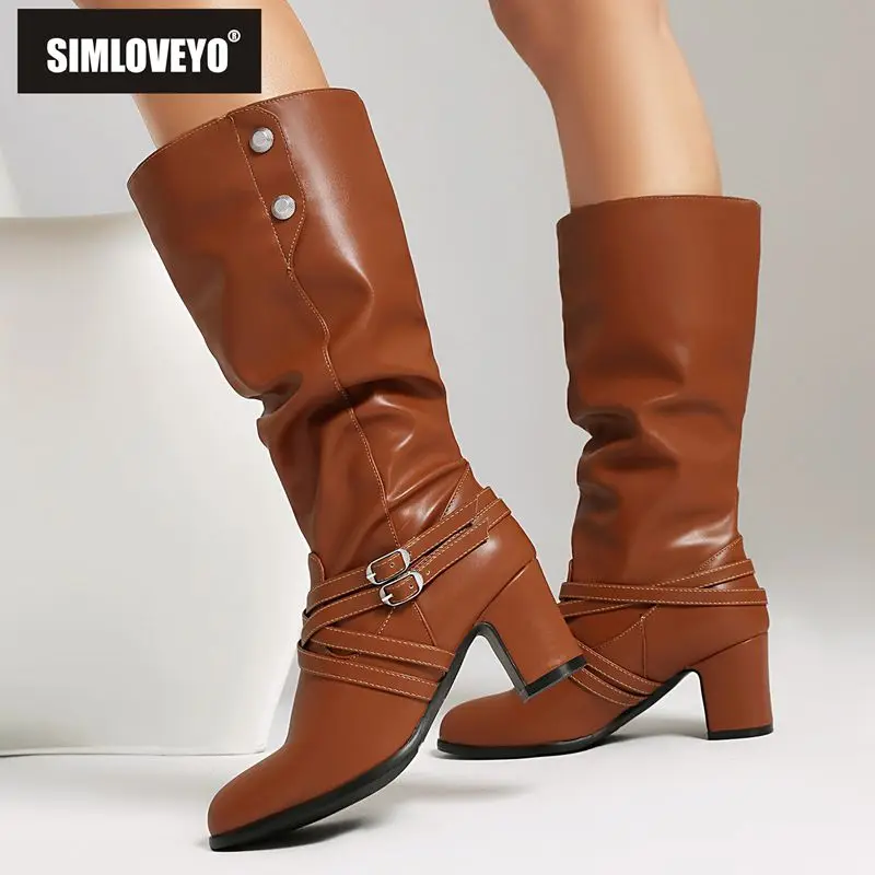 

SIMLOVEYO Новые модные женские сапоги до середины икры с круглым носком на блочном каблуке 6 см, без шнуровки с металлическим украшением в больших размерах 41 42 43 Черный
