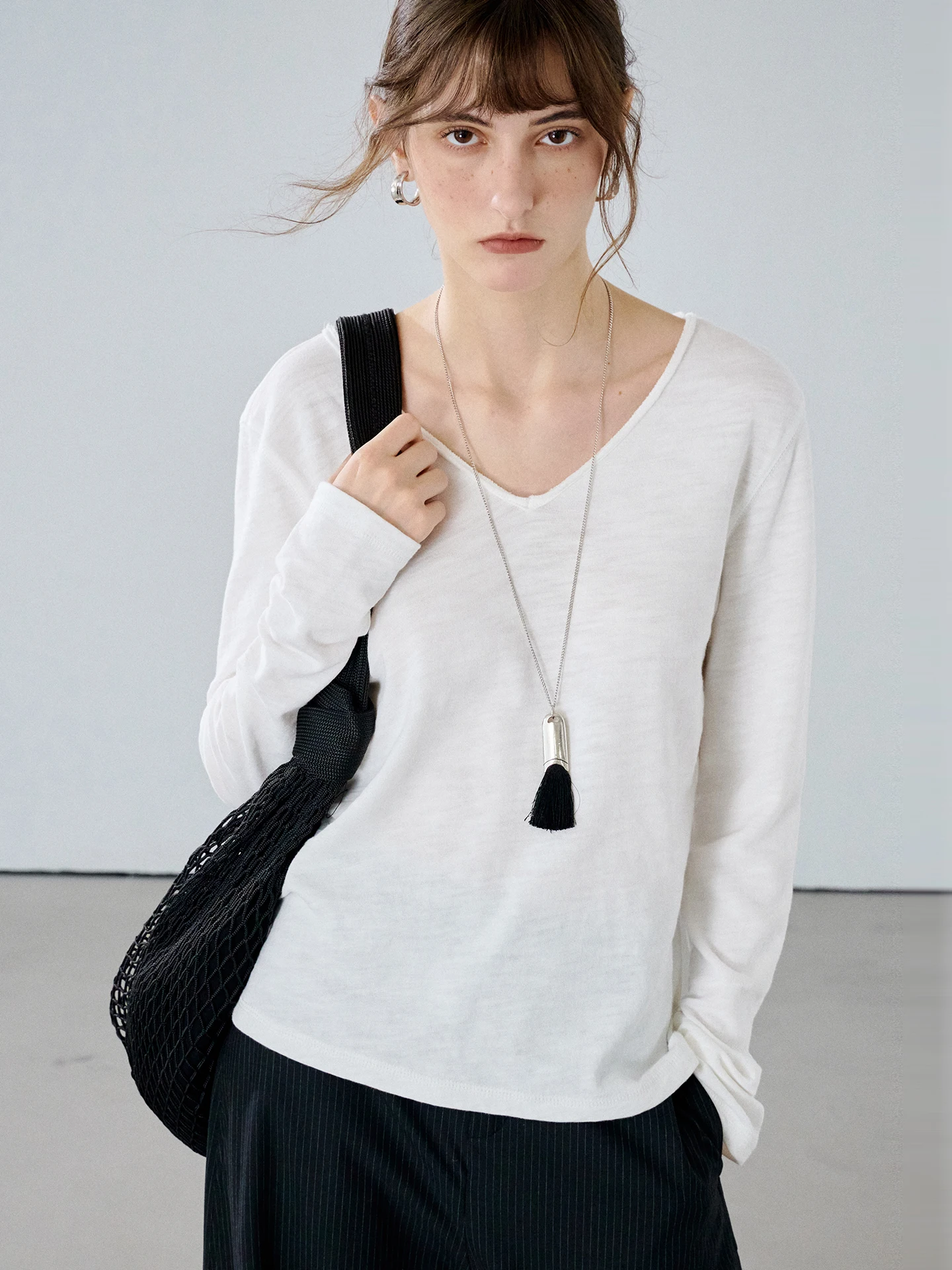 Soft Comfortable Bamboo Rayon 100% Cotton White V-Neck Long Sleeve Women's Fleece Base Shirt Breathable Casual Style Regular ...