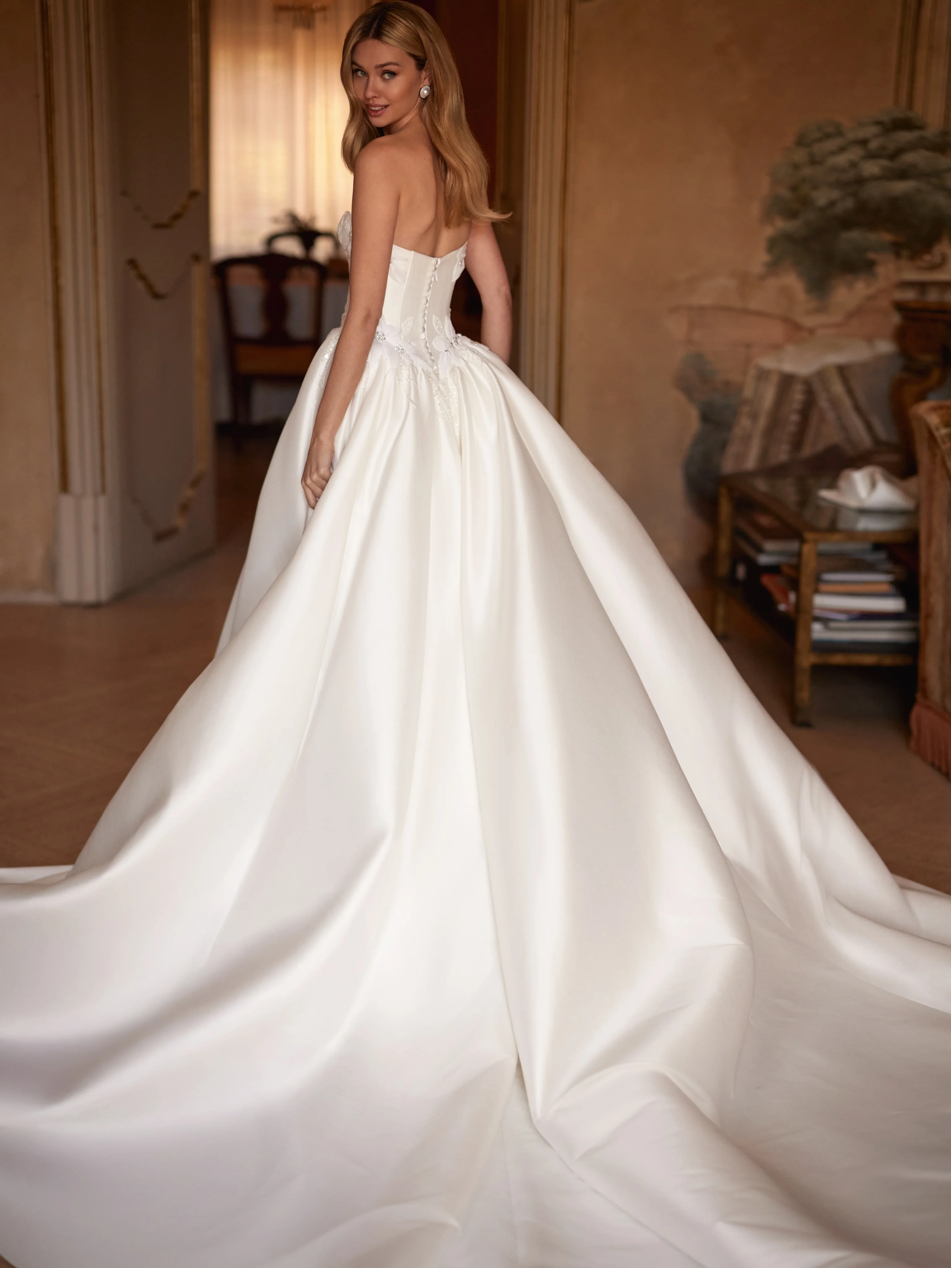 Off-Shoulder Sexy Lace Appliques A-Line Satin Bridal Gown Customizable Evening Wedding Dress