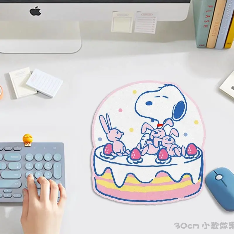 

Kawaii Snoopy Small Mouse Pad Anime Peripheral Cute Print Creative Office Dormitory Universal Dirty Resistant Desktop Mouse Pad