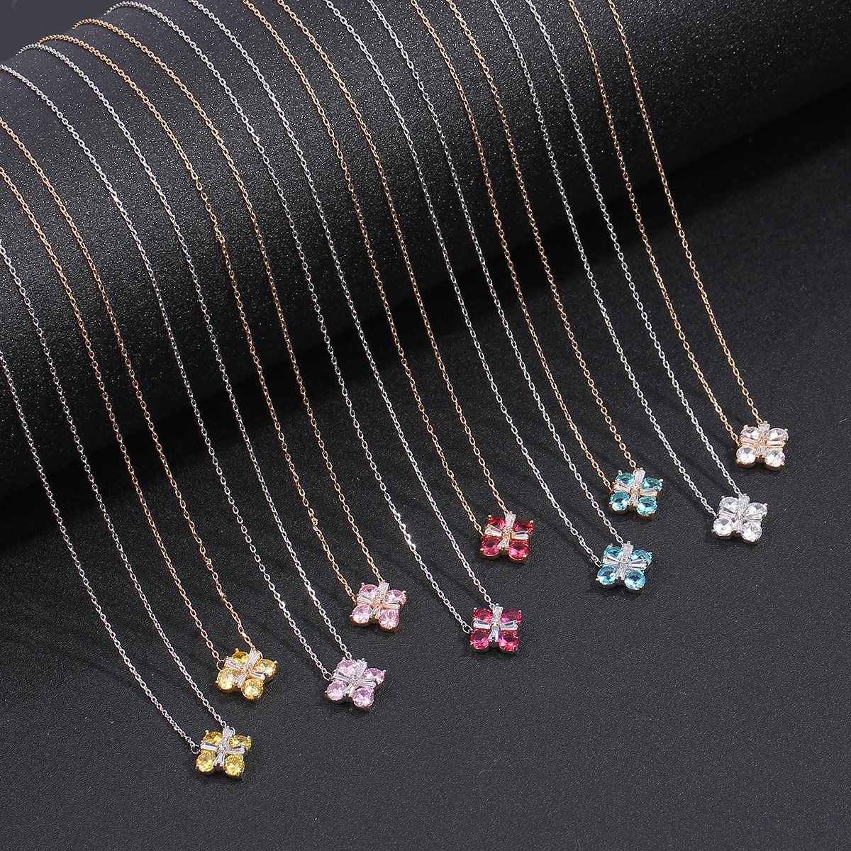 Romatic Women\'s Pendant Necklace Exquisite Clover Flower Design Choker Colorful Zircon Inlay All Match Trendy Jewelry Accessory