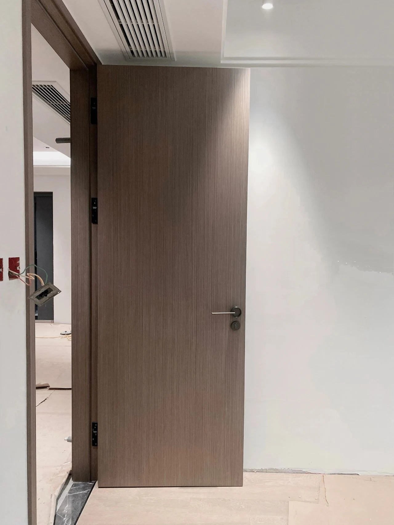 Customization Solid Wood Glass Interior Door With Sound Insulation Finished Surface Grey Black Handle For Bedroom Bathroom