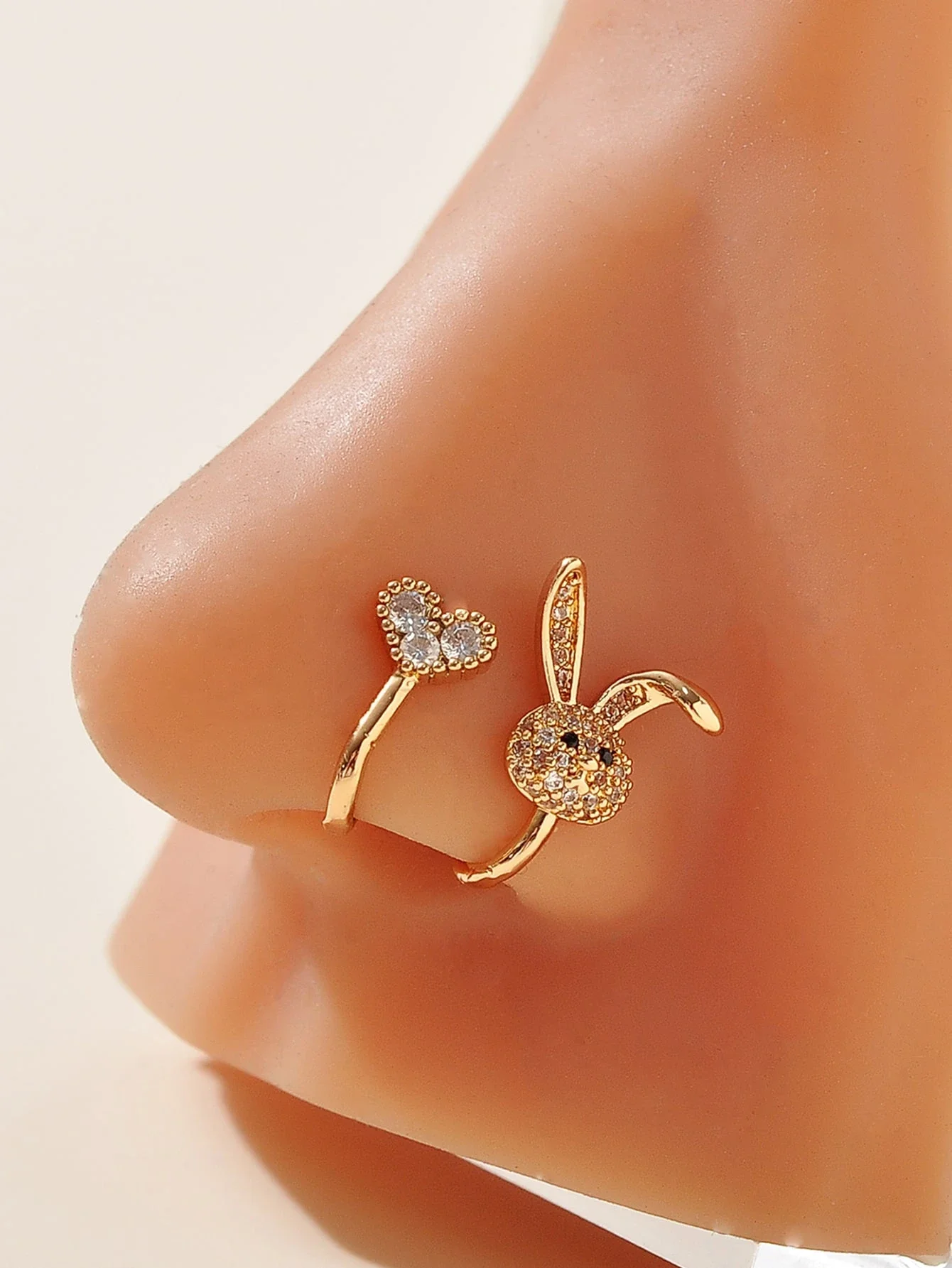 Juego de 2 piezas de clip para oreja con forma de corazón y nariz de conejo con diamantes de imitación, sin perforación, joyería de moda para mujer
