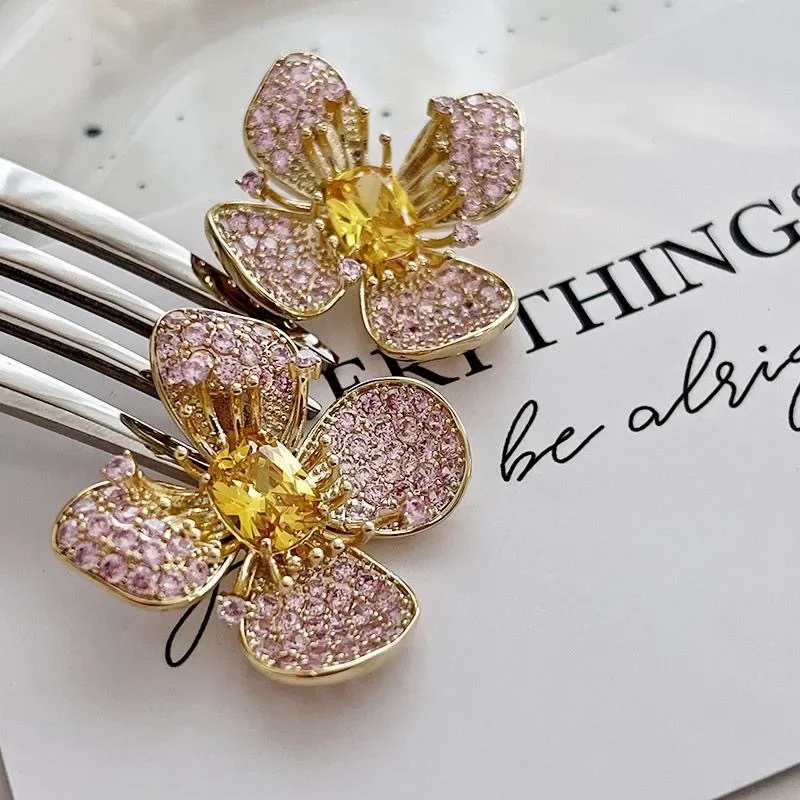 

Elegance Four Petal Flower Ear Jewelry Pink Zircon Exaggerated Flower Stud Earrings Luxury Women's Wedding Party Accessories