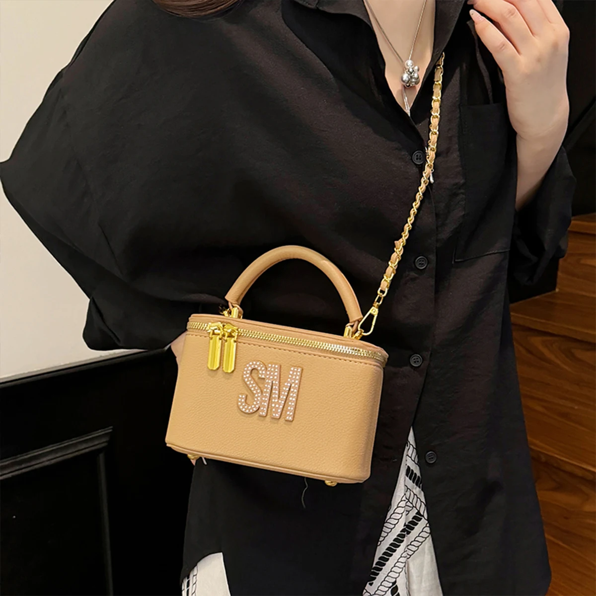 

For Commute Shopping Women's Quilted Chain Strap Bag Solid PU Crystal Monogram Accent Large Capacity Flap Zipper Adjustable