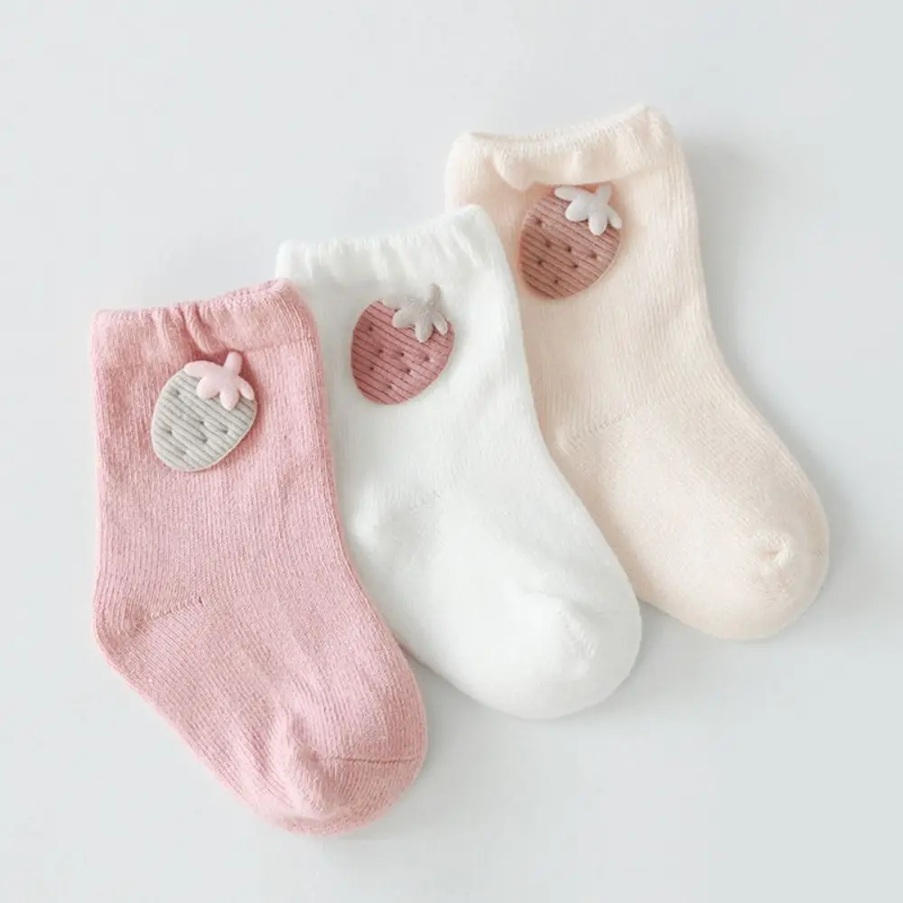 3Pairs أرنب الطفل جوارب قطنية الفراولة تنفس دارى قصيرة جوارب أنبوبية الفجل الخريف الربيع الوليد الكرتون الجوارب الخريف