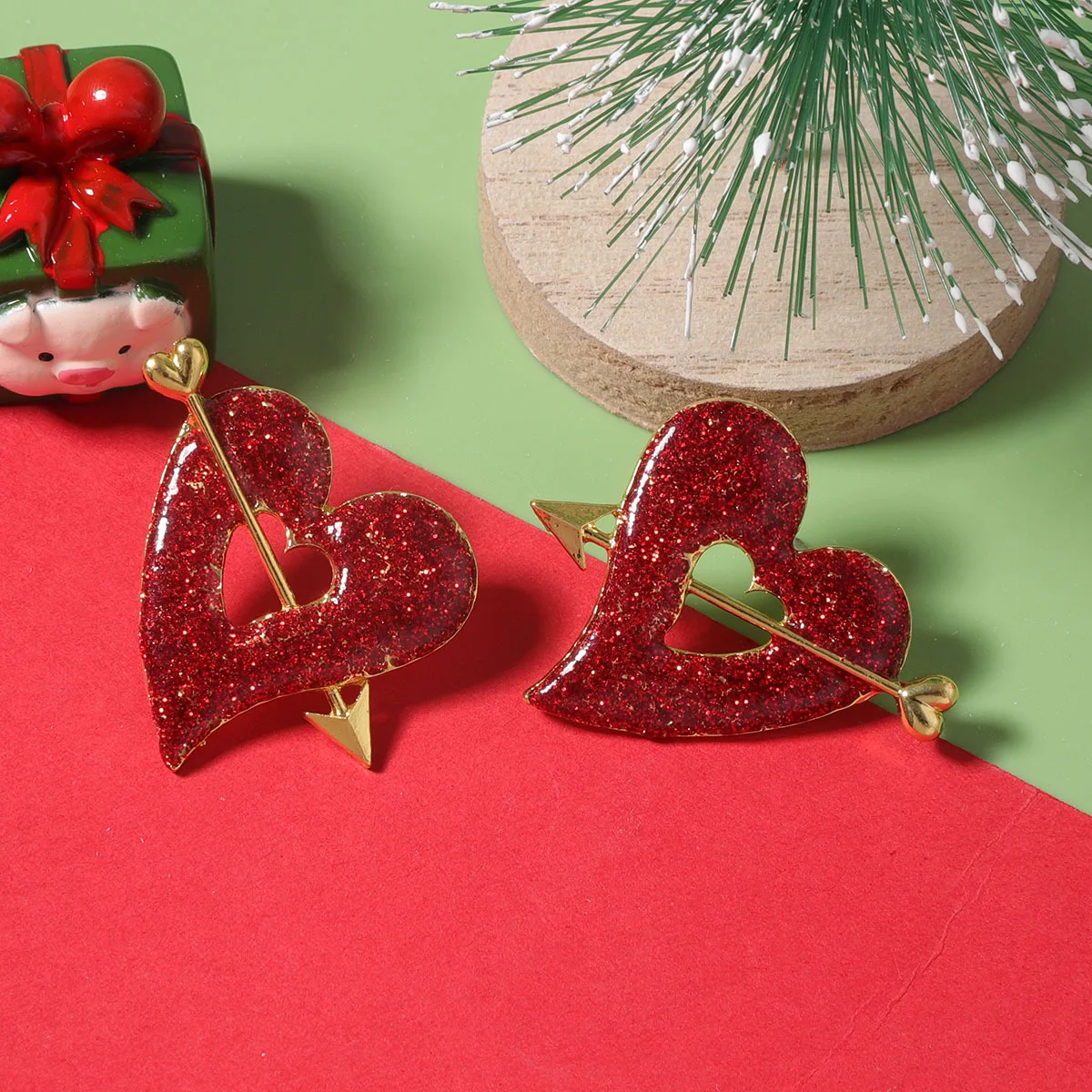 Personality and creative design Cupid's arrow through the heart alloy stud earrings, Christmas niche unique women's models