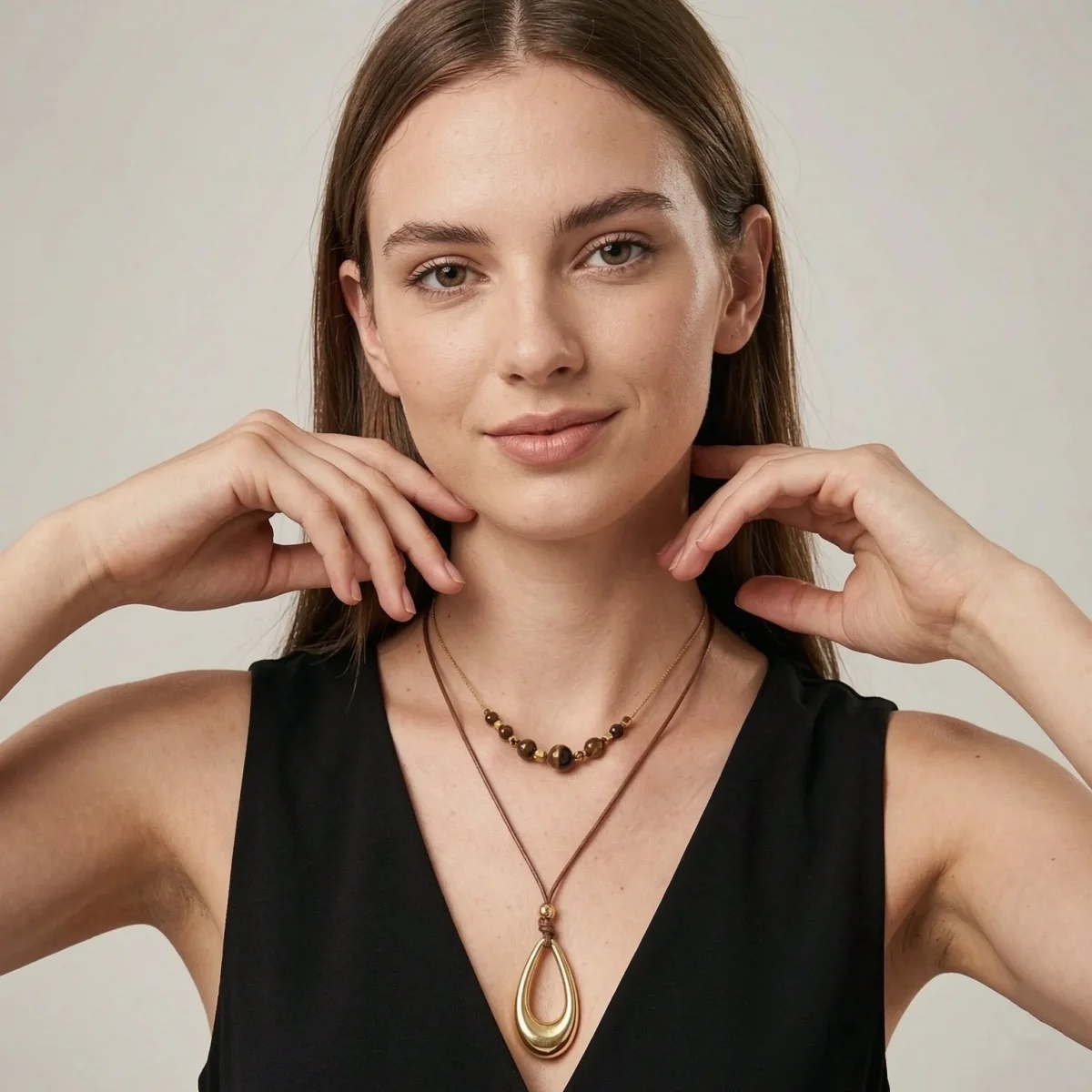 Vintage Einfache Tigerauge-Stein Wassertropfen-Anhänger Halskette für Frauen Männer Hohle Geometrische Tropfenform Lederseil Choker Schmuck – Detail 4