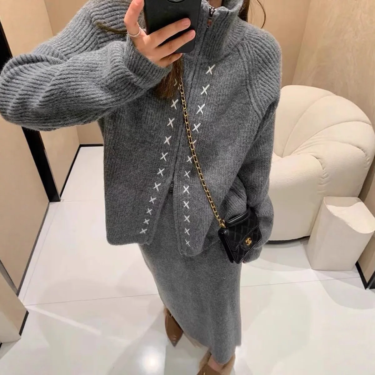 

Design Zipper Sweater Set Women's Autumn and Winter Gray Complete Knitted Skirt Two-piece Set