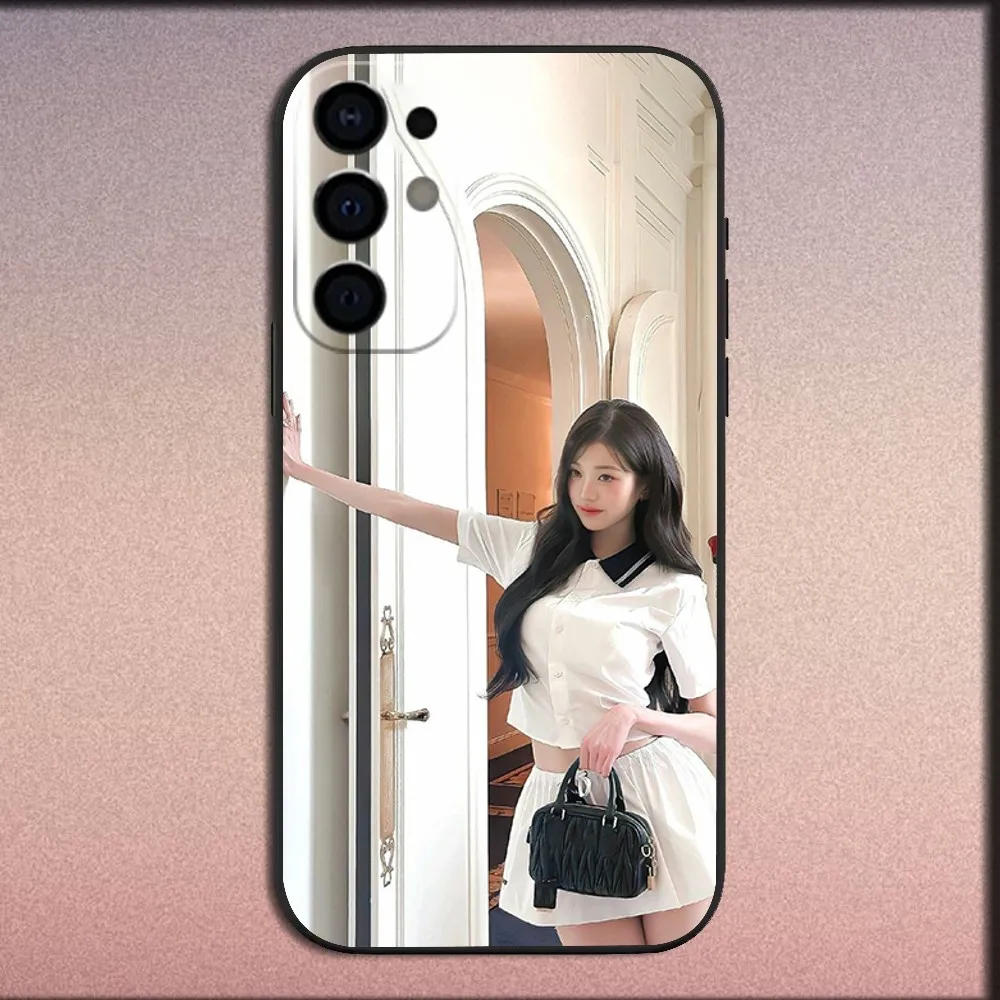 MUISC Girl Jang W-Wonyoung Phone Case For Samsung S25,S24,S21,S22,S23,S30,Ultra,S20,Plus,Fe,Lite,Note,10,9,5G Black Soft Cover