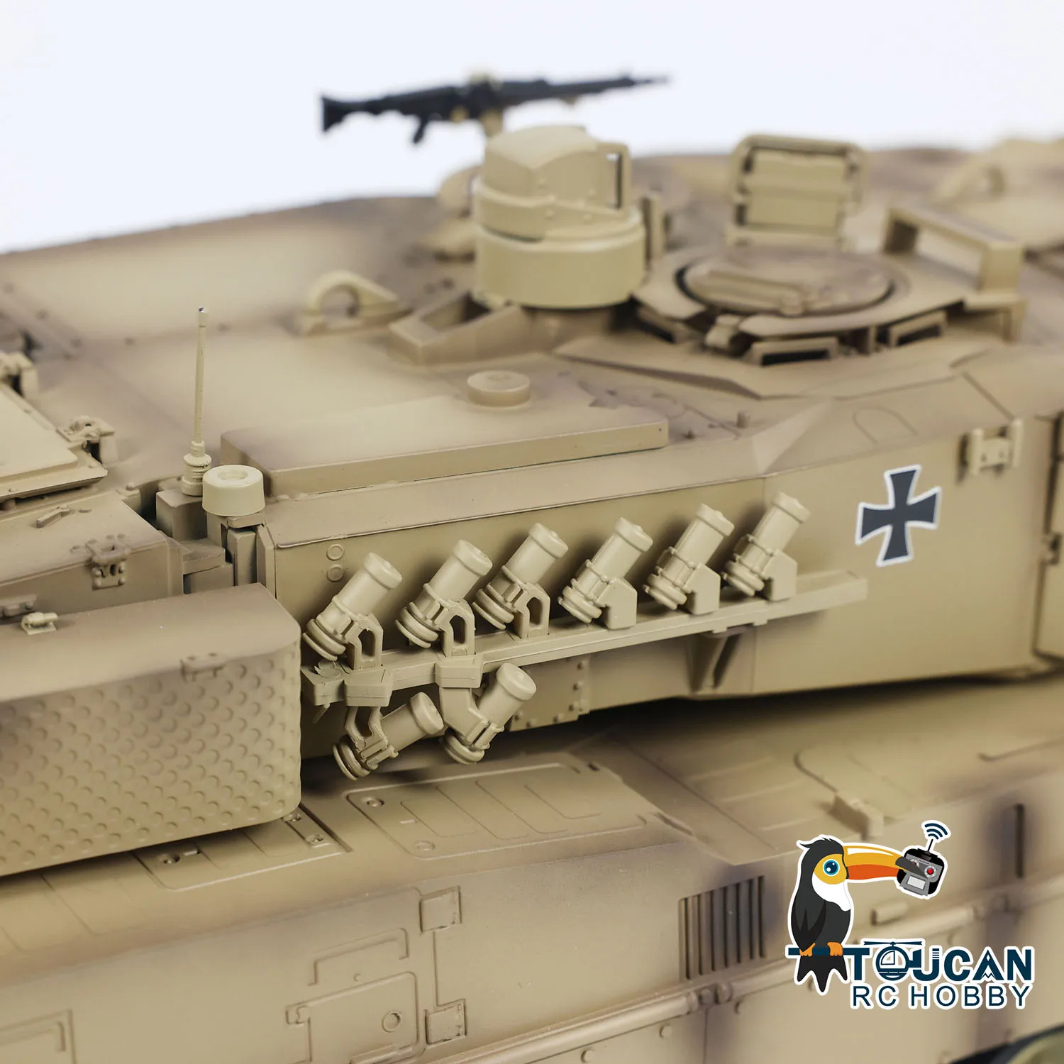 1/16 Scale RC อินฟราเรด Battle TANK เยอรมัน Leopard2A7 Tongde ไฟฟ้าถังทหารรุ่นแสงเสียงสูบบุหรี่ Panzer ของเล่น TH23299