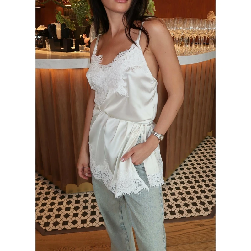 فستان نوم نسائي من Combhasaki مزين بالدانتيل مُزين بالزهور من الساتان بدون أكمام ورقبة على شكل حرف v وحاشية غير متماثلة فستان كامي صغير #5