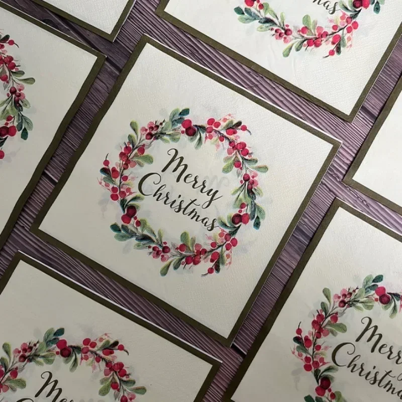 20 قطعة 33*33 سنتيمتر 2-Ply الأحمر التوت إكليل عيد الميلاد المناديل الطرف ورق تزيين عيد ميلاد سعيد ورق مطبوع المفارش