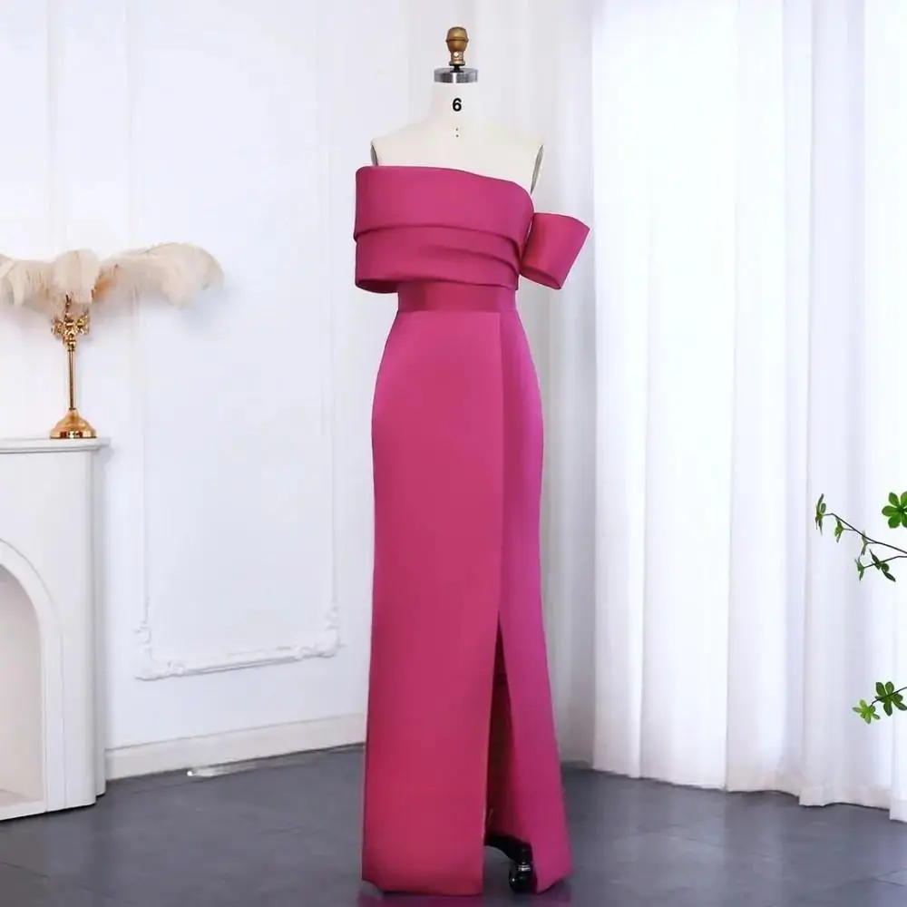 Abito strutturato con spalle scoperte |   Vita aderente personalizzata, guaina con design plissettato, abito da sera formale فسات Бmaveraات