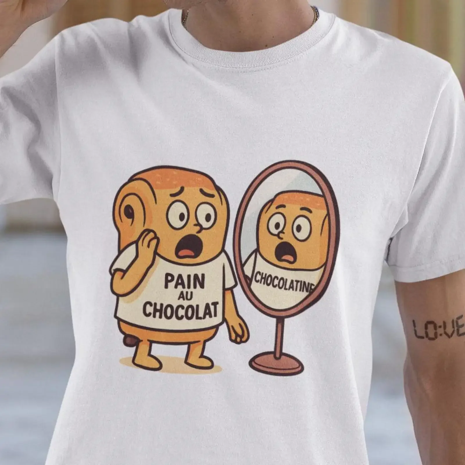 Camiseta divertida de repostería francesa: Pain au Chocolat vs Chocolatine. Broma para amantes de la comida, humor de desayuno, regalo, estilo vintage lavado.