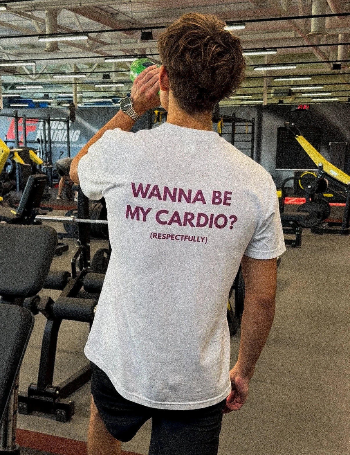 Camiseta divertida con estampado de texto 'Wanna Be My Cardio' para hombre, camiseta deportiva con eslogan, manga corta, algodón puro, estilo casual y holgado, ropa de calle.