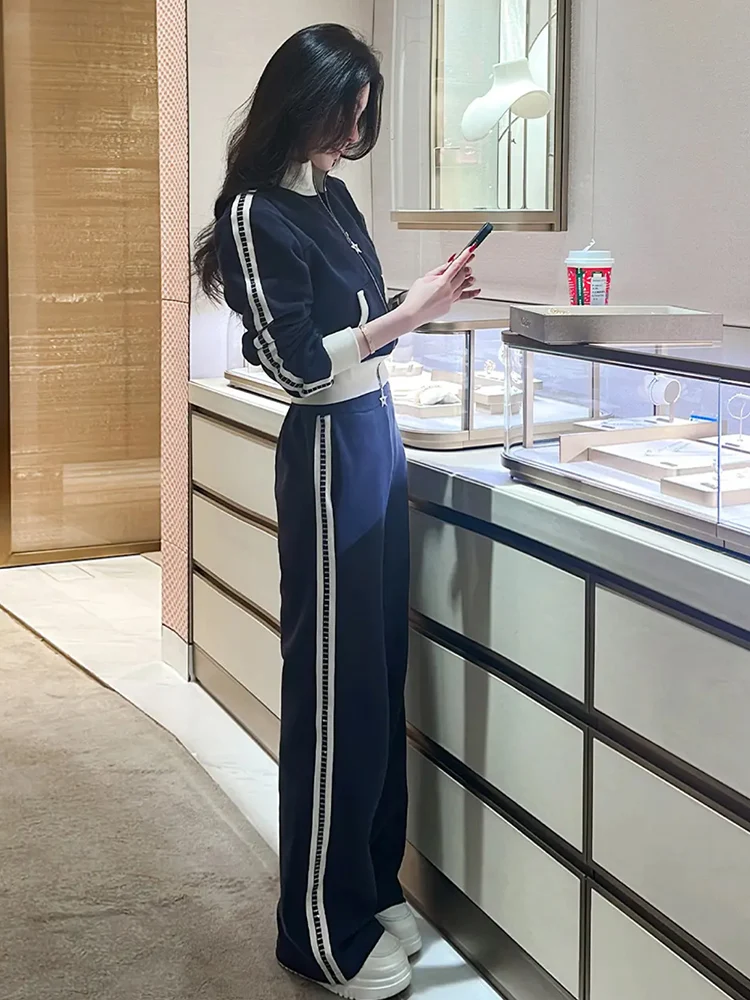 

Trendy Sportswear Set for Women Autumn 2026 Korean Style Short Outerwear Top Wide Leg Pants Two Piece Set Elegant Casual