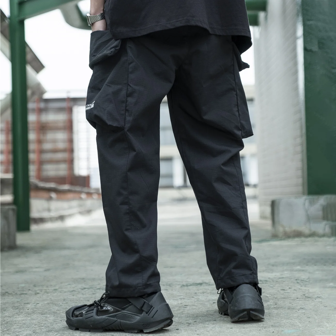 

Techwear Streetwear Zipper Pockets Pants Loose Hip Hop Cargo Pants Men 2022 Functional Loose Jogger Men Trousers