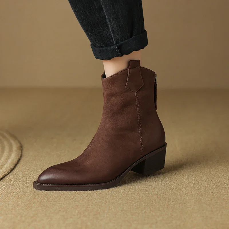 Botas de couro genuíno com saltos grossos para as mulheres, botas curtas com dedo apontado, moda, outono e inverno, novo