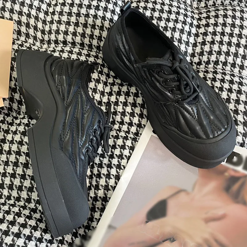Thick soled small leather shoes for women in spring 2024, new thick heel lace up single shoes, spring and autumn sports shoes