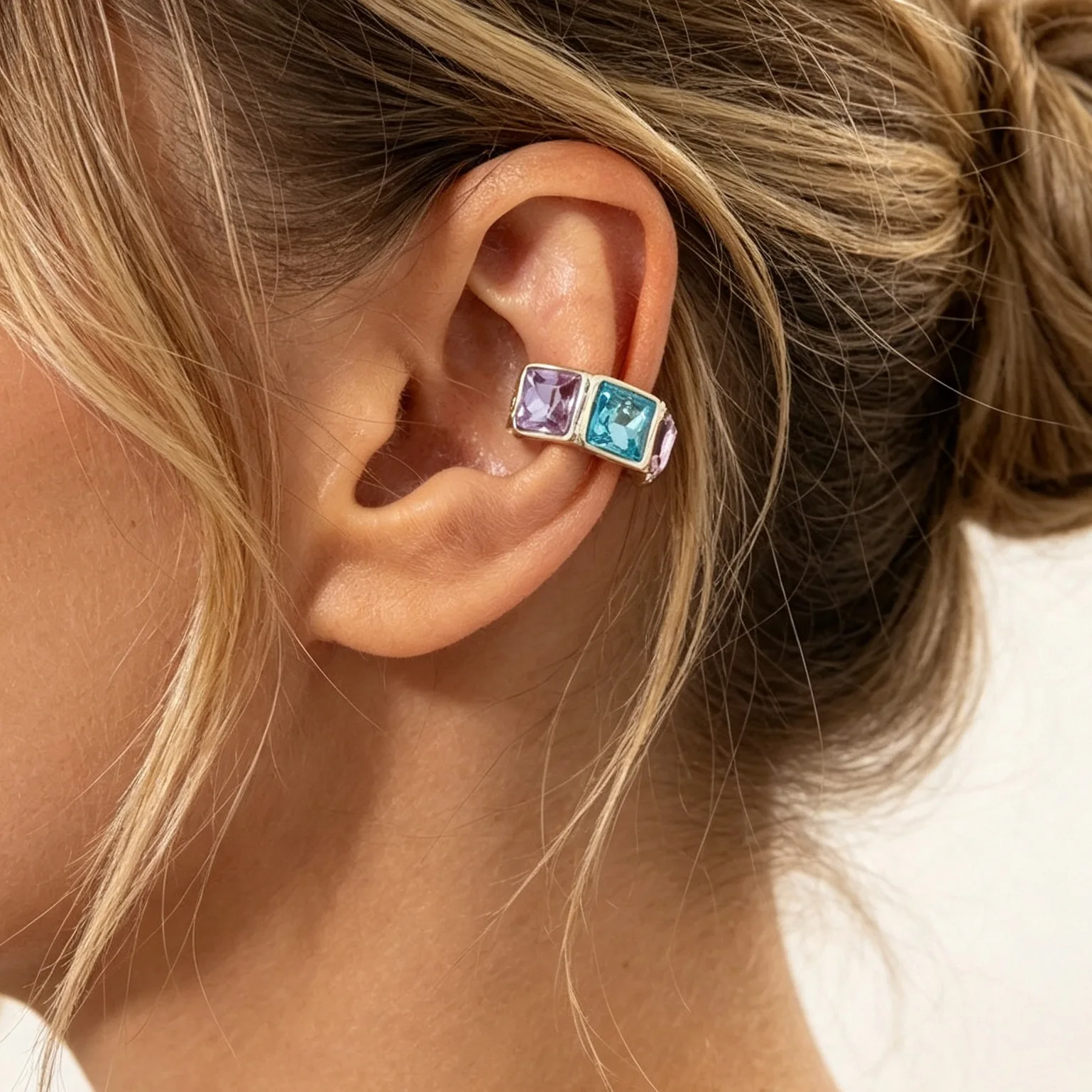 Light Luxury Acrylic Diamond Clip Earrings for Women Trendy C-shaped Geometric Fake Piercing Ear Cuff Jewelry Accessories Серьги