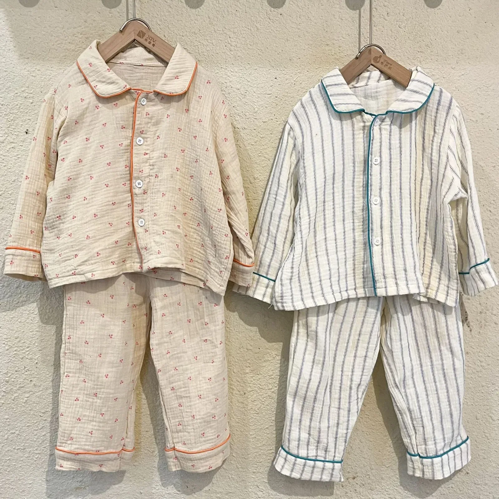 2025 Autumn Children Pajamas Sets Long Sleeve Tops Pants 2pcs Striped Cherry Printed Toddlers Kids Sleepwear Outfits