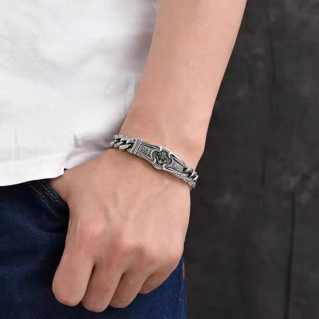 Retro Relief Auspicious Clouds Lines Chain Bracelet Male Hand Accessories Domineering Tiger Head Pattern Buckle Bracelet For Men