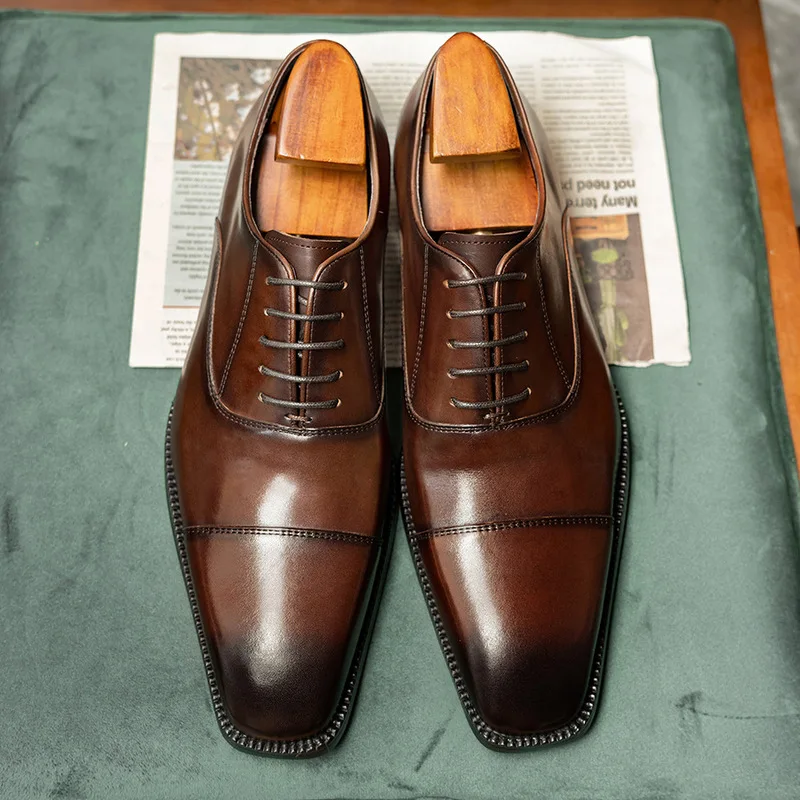 Zapatos formales de negocios con punta cuadrada pequeña, de cuero vacuno de alta gama, zapatos Oxford de cuero de tres piezas para hombre