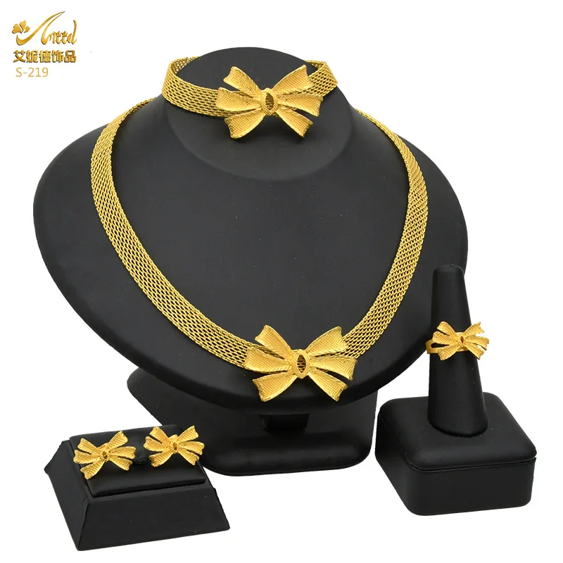 

Floral 4-Piece Set Wedding Women 24K Gold AU999 - Bridal set, soft floral design, 24K pure gold for elegant brides