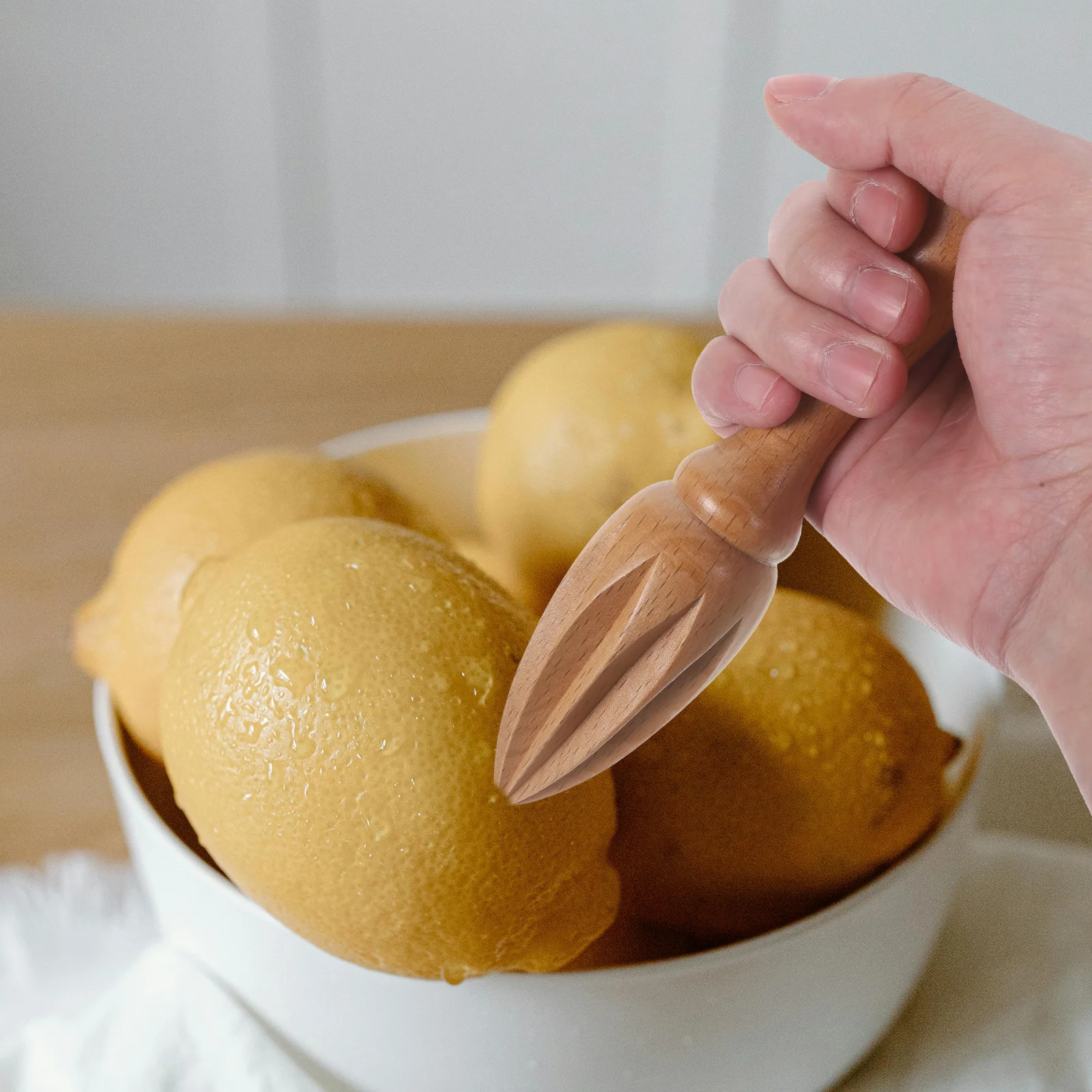 

Beech Wood Lemon Squeezer Citrus Reamer Manual Juicer Comfort Grip Handle Fresh Juice Tool Reamer Kitchen Squeezer