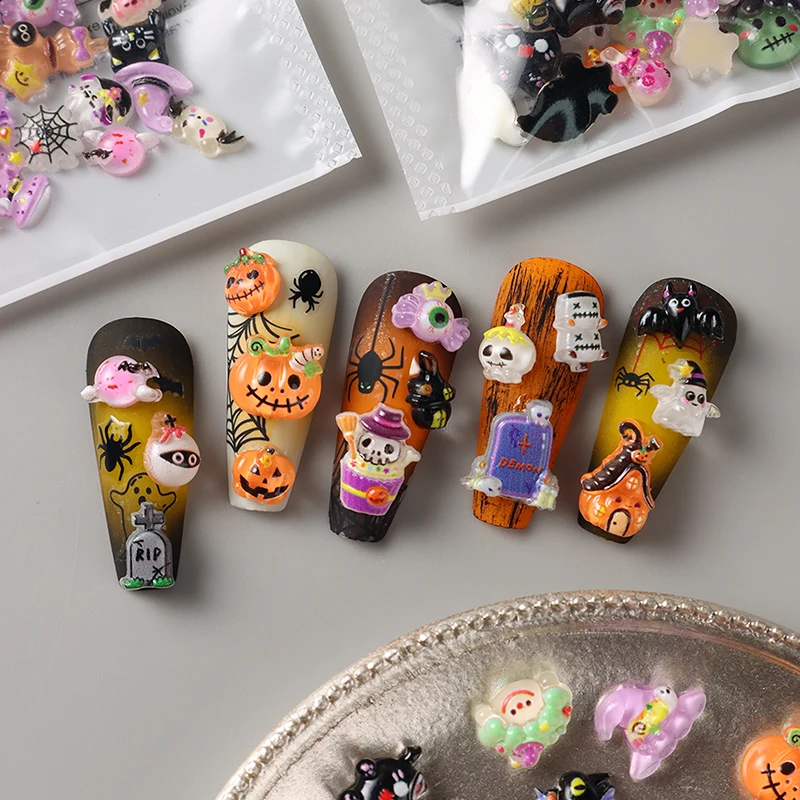 50/100Pcs Kawaii Halloween Nail Charms Cartoon Pumpkin Ghost Cat Mixed Sized Resin Ornaments Cute Spider Web Bat Nail Decor