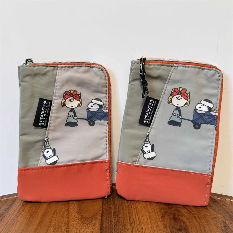 

21x13cm Cute Cartoon Snoopy Foldable Passport ID Storage Bag Multifunctional Mask Tissue Bag Portable ID Card Bank Card Bag New