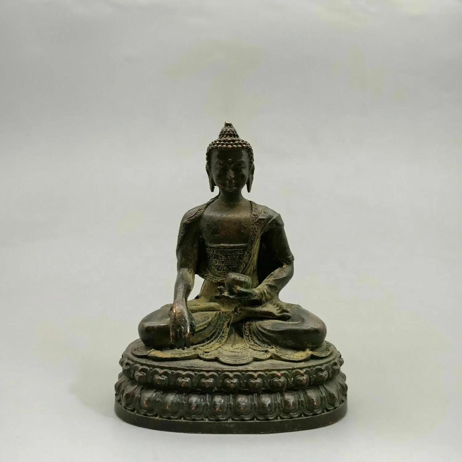 

Chinese Tibet Buddha Bronze Statue Shakyamuni Buddha Statue Old Copper Statue