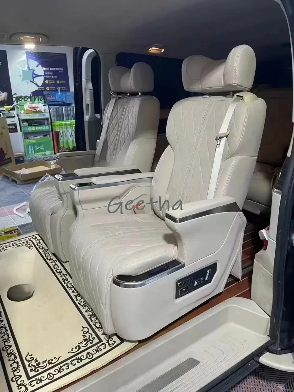 

Luxury Rear Row Car Seat for Sprinter Hiace Vito