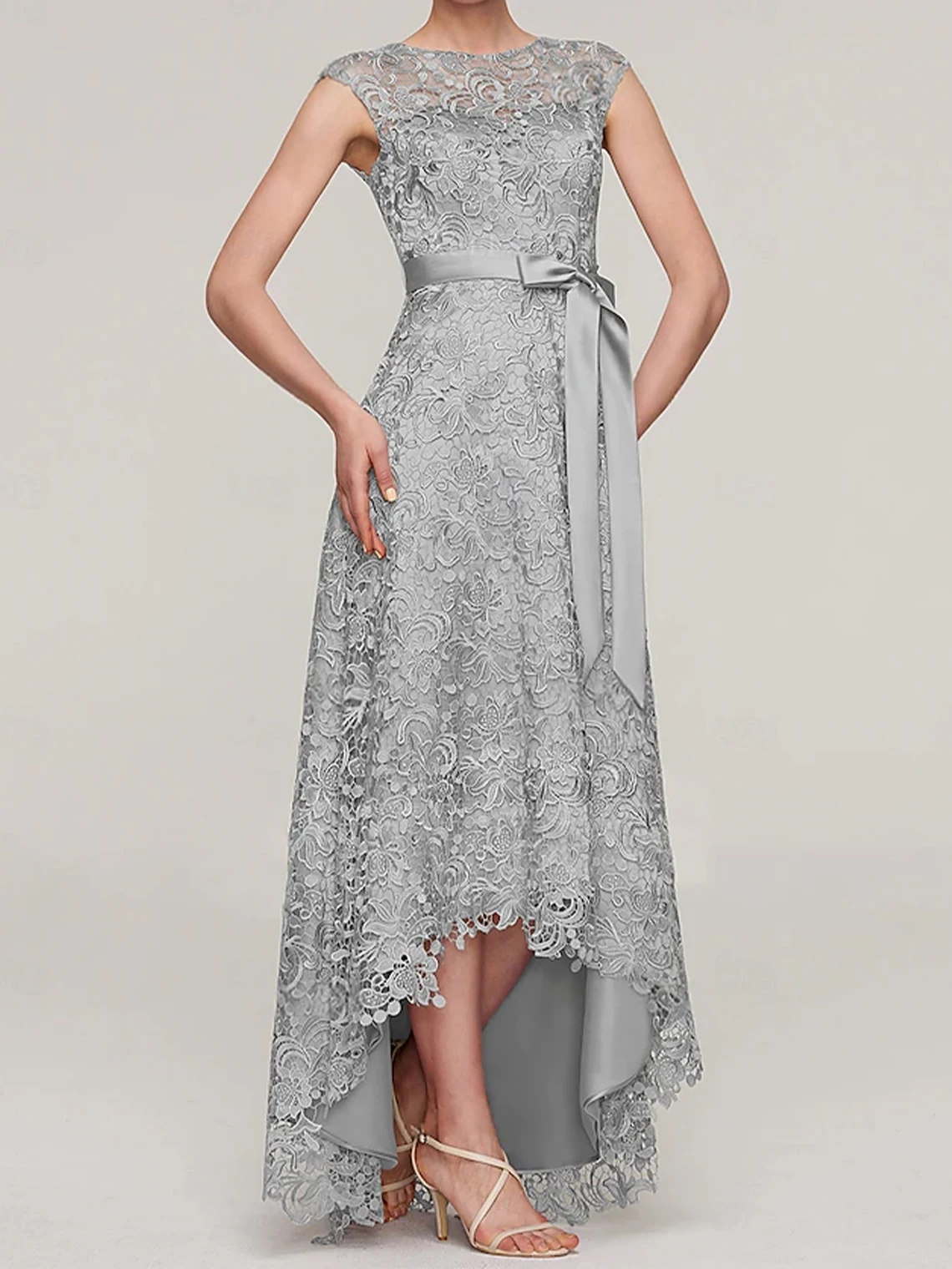 Luksusowa Elegancka Sukienka Wieczorowa w Linii A Dekolt Łódka Satyna Długość do Podłogi Bez Rękawów Koronkowa Szarfa Sukienka dla Gościa Weselnego 2025 Darmowa Personalizacja