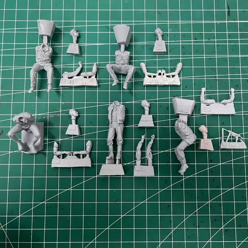 1/35 Scale WWII U.S. Tank Crew 5 Persons Resin Figure Model Building Kits Brad Pitt The film Fury  Unassambled Unpainted C501