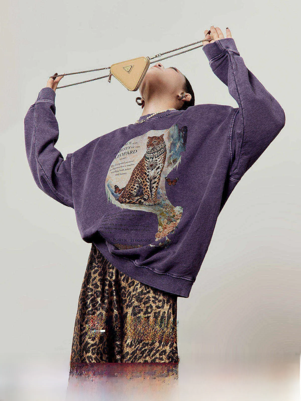 

Zhou Li Wu Flower Spirit Leopard Wax Dyed Dark Purple Hoodie Women's Loose round Neck Spring New Style Casual Comfortable Top